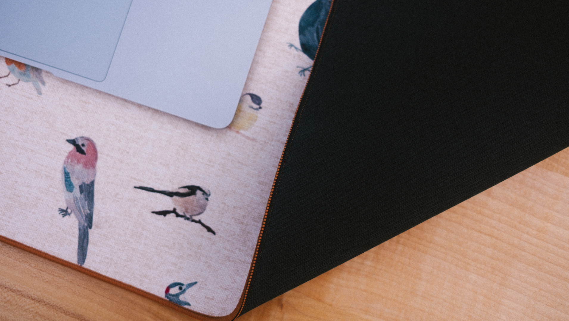 Milyen kedves x Artimo Desk Mat